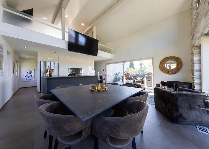 Moderne Avec Jacuzzi Apartment *