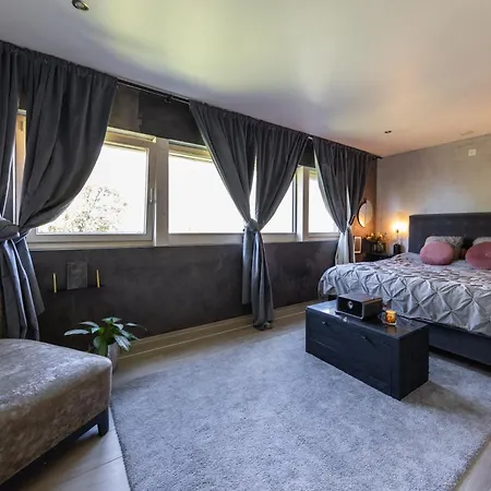 Moderne Avec Jacuzzi *