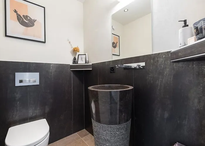 Résidence Moderne Avec Jacuzzi
